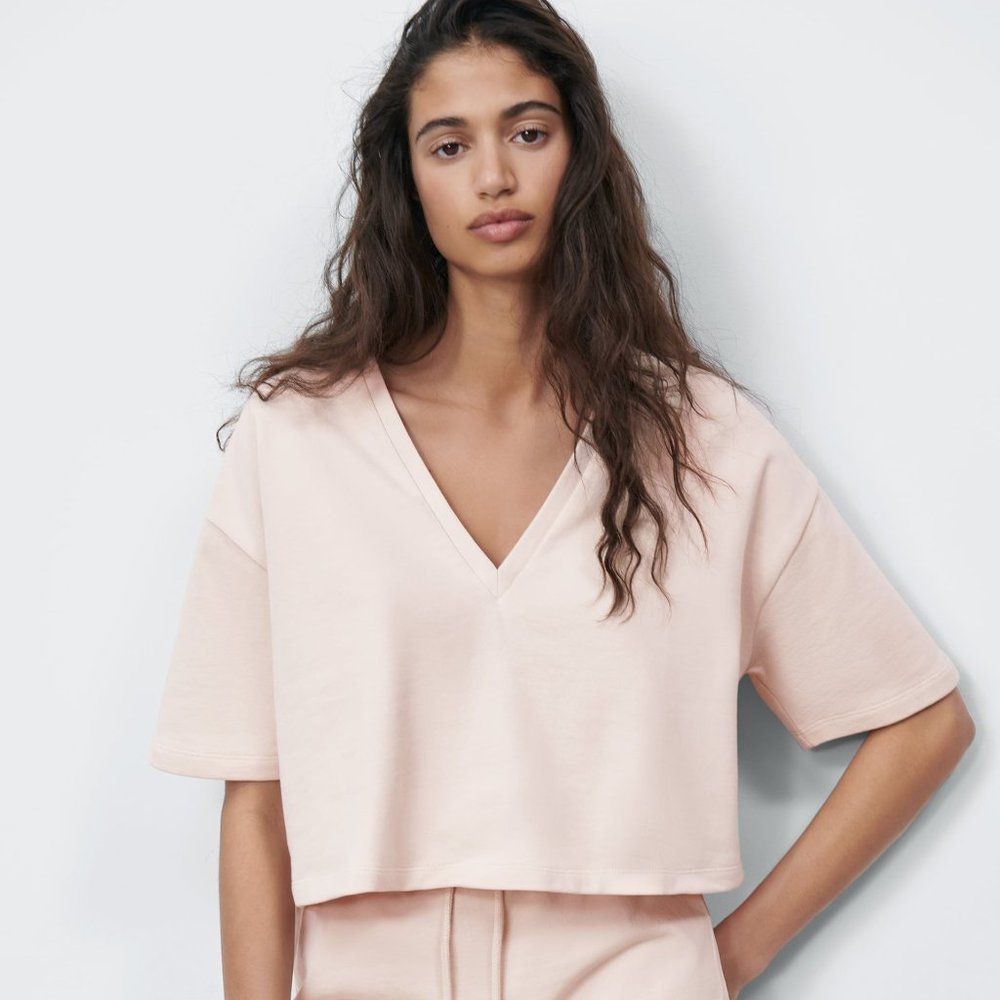 NEW Zara Oversized Crop V Neck Sweatshirt Tee Cream